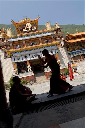 simsearch:841-03062312,k - Novice Buddhist monks sparring, Nanwu temple, Kangding, Sichuan, China, Asia Stock Photo - Rights-Managed, Code: 841-02721371