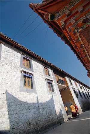 road monk - Buddhist monastery, Jingang Si, Kanding, Sichuan, China, Asia Stock Photo - Rights-Managed, Code: 841-02721381