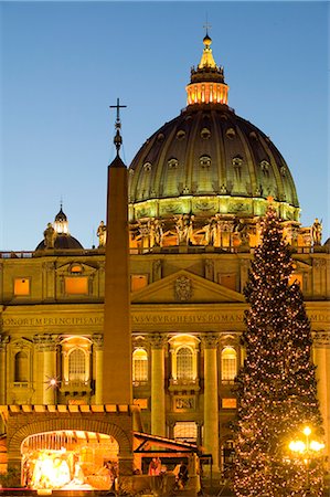 st peters basilica at night - St. Peter's Basilica at Christmas time, Vatican, Rome, Lazio, Italy, Europe Stock Photo - Rights-Managed, Code: 841-02721716