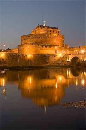 roman bridge - St. Angelo Castle (Castello San'Angelo) (Mole Adriana), Rome, Lazio, Italy, Europe Stock Photo - Rights-Managed, Code: 841-02721745