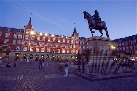 plaza mayor - Plaza Mayor, Madrid, Spain, Europe Foto de stock - Con derechos protegidos, Código: 841-02721869