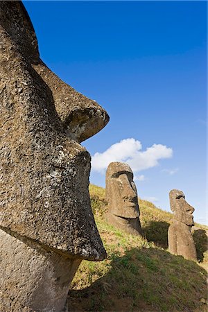 simsearch:841-02722246,k - Monolithiques pierres Moai statues géantes à Rano Raraku, Rapa Nui (île de Pâques), patrimoine mondial de l'UNESCO, Chili, Amérique du Sud Photographie de stock - Rights-Managed, Code: 841-02722272