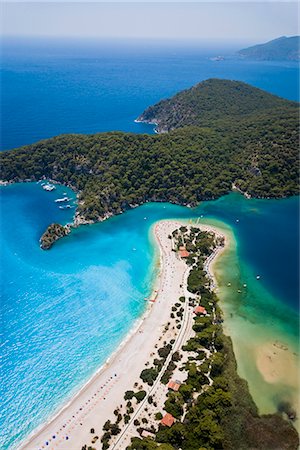 Aerial view of Blue Lagoon and Belcekiz Beach, Oludeniz, near Fethiye, Mediterranean Coast (Turquoise Coast), Anatolia, Turkey, Asia Minor, Eurasia Fotografie stock - Rights-Managed, Codice: 841-02722380