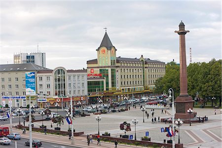 simsearch:841-03507937,k - New shopping centre in the city centre, Ploshchad Pobedy (Pobedy Square), Kaliningrad, Russia, Europe Foto de stock - Con derechos protegidos, Código: 841-02722434