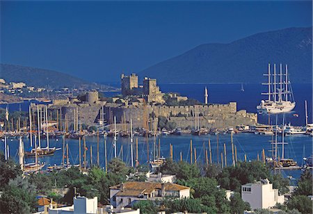 simsearch:841-02722422,k - Château de Saint Pierre et yachts amarrés dans le port de Bodrum, Anatolie, Turquie, Asie mineure, Eurasie Photographie de stock - Rights-Managed, Code: 841-02722536