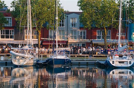 french cafe, people - Open-air restaurants overlooking yachts moored in the ancient harbour at La Rochelle, Charente-Maritime, France, Europe Stock Photo - Rights-Managed, Code: 841-02722665