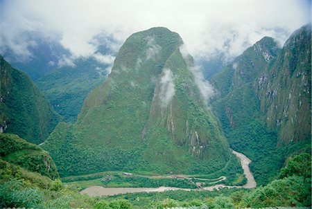 simsearch:841-02706967,k - Vallée de l'Urubamba et Station de Machu Picchu, au Pérou, Amérique du Sud Photographie de stock - Rights-Managed, Code: 841-02722706