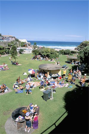 simsearch:841-03067702,k - Summer crowds at Tamarama, fashionable beach south of Bondi in the eastern suburbs, Sydney, New South Wales, Australia, Pacific Foto de stock - Direito Controlado, Número: 841-02722770
