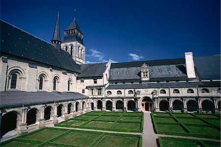 simsearch:841-02831832,k - Ste.-Marie Cloisters at the abbey of Fontevraud, Pays de la Loire, France, Europe Foto de stock - Direito Controlado, Número: 841-02722786