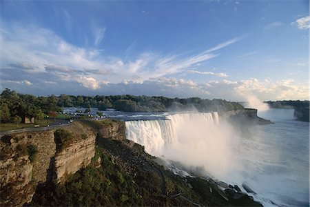 simsearch:841-05784245,k - American Falls in foreground, with Horseshoe Falls in the background, Niagara Falls in the gorge that connects Lakes Ontario and Erie, Niagara, New York State, United States of America (U.S.A.), North America Foto de stock - Con derechos protegidos, Código: 841-02722918