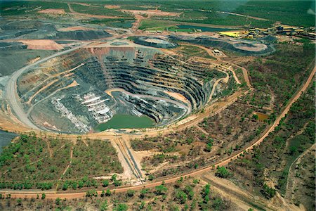 Aérienne de la mine d'Uranium Ranger dans le Parc National Kakadu, d'où un partage des bénéfices vont aux propriétaires fonciers autochtones dans le territoire du Nord de l'Australie, du Pacifique Photographie de stock - Rights-Managed, Code: 841-02723039