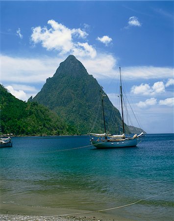 pitons - The Pitons, St. Lucia, Windward Islands, West Indies, Caribbean, Central America Foto de stock - Con derechos protegidos, Código: 841-02824570