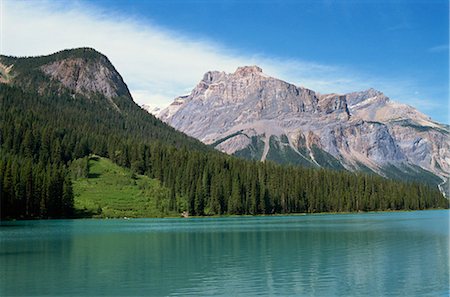 emerald lake - Lac Emerald, Parc National Yoho, Site du patrimoine mondial de l'UNESCO, montagnes Rocheuses, en Colombie-Britannique, Canada, Amérique du Nord Photographie de stock - Rights-Managed, Code: 841-02824975