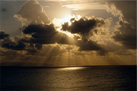 simsearch:841-02944965,k - Clouds with sun behind, over ocean, Madeira, Portugal, Atlantic Ocean, Europe Stock Photo - Rights-Managed, Code: 841-02825021