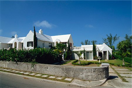 Large house, Bermuda, Atlantic Ocean, Central America Stock Photo - Rights-Managed, Code: 841-02825131