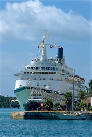 Cruise ship, Hamilton, Bermuda, Atlantic Ocean, Central America Foto de stock - Direito Controlado, Número: 841-02825202