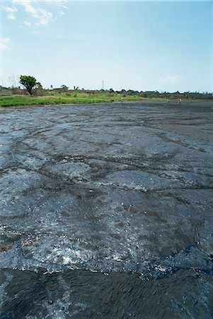 Le lac du monde plus grand tonalité naturelle, 90 mètres de profondeur, Trinité, Antilles, Caraïbes, Amérique centrale Photographie de stock - Rights-Managed, Code: 841-02825569