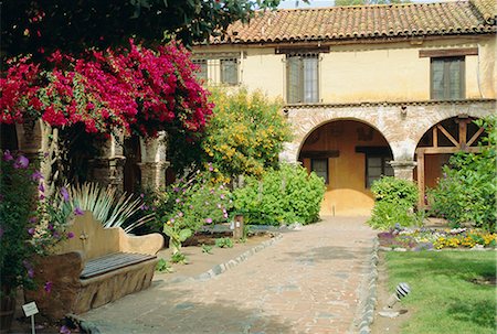 plants california house - The Mission at San Juan Capistrano, California, United States of America Stock Photo - Rights-Managed, Code: 841-02825688