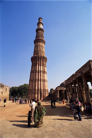 simsearch:400-05324524,k - The Qutab Minar, built around 1200 AD, UNESCO World Heritage Site, Delhi, India, Asia Stock Photo - Rights-Managed, Code: 841-02826054