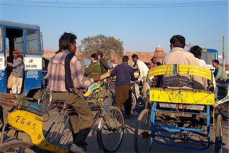 rickshaw - Pousse-pousse en circulation, Delhi, Inde, Asie Photographie de stock - Rights-Managed, Code: 841-02826065