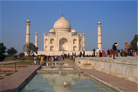 The Taj Mahal, built by Shah Jahan for his wife, UNESCO World Heritage Site, Agra, Uttar Pradesh state, India, Asia Stock Photo - Rights-Managed, Code: 841-02826094