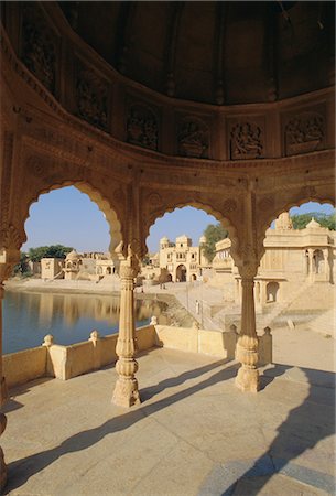 simsearch:841-02826273,k - Lac Gadi Sagar (Gadsisar) avec Tilon ki Pol archway, Jaisalmer, état du Rajasthan, Inde, Asie Photographie de stock - Rights-Managed, Code: 841-02826213