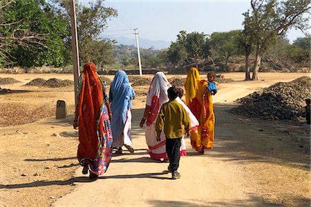 Women and children on outskirts of Deogarh, Rajasthan state, India, Asia Stock Photo - Rights-Managed, Code: 841-02830746