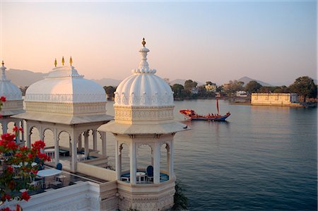 Royal barge at the Lake Palace Hotel, Udaipur, Rajasthan state, India, Asia Stock Photo - Rights-Managed, Code: 841-02830791