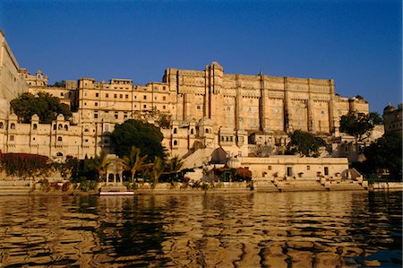 Lake Pichola and the City Palace, Udaipur, Rajasthan, India Stock Photo - Rights-Managed, Code: 841-02830805