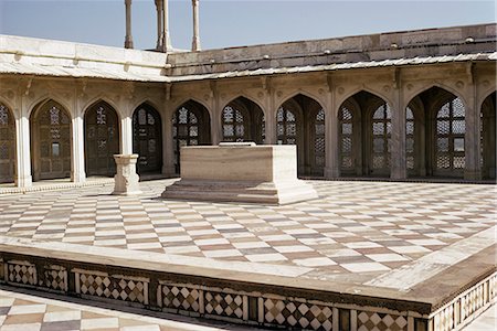 The tomb of Akbar the Great, Sikandra, Agra, Uttar Pradesh, India, Asia Stock Photo - Rights-Managed, Code: 841-02830894