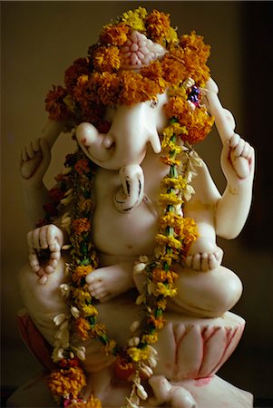 Guirlandes sur la statue de la Hindu Dieu Ganesh, Inde, Asie Photographie de stock - Rights-Managed, Code: 841-02830908