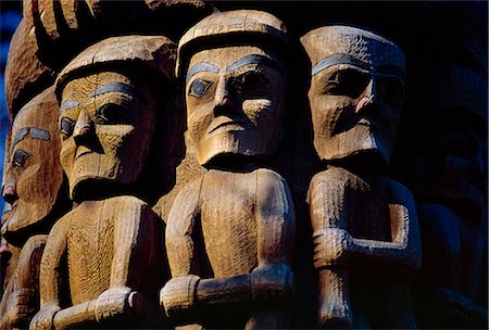 Totems, Thunderbird Park, Victoria, Colombie-Britannique, Canada, en Amérique du Nord Photographie de stock - Rights-Managed, Code: 841-02830977