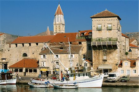 simsearch:841-07354937,k - Fishing boats in harbour, with houses and tower beyond in the town of Trogir, Dalmatia, Croatia, Europe Stock Photo - Rights-Managed, Code: 841-02831487