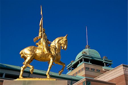 Golden statue of Joan of Arc on horseback, in New Orleans, Louisiana, United States of America, North America Foto de stock - Con derechos protegidos, Código: 841-02831591