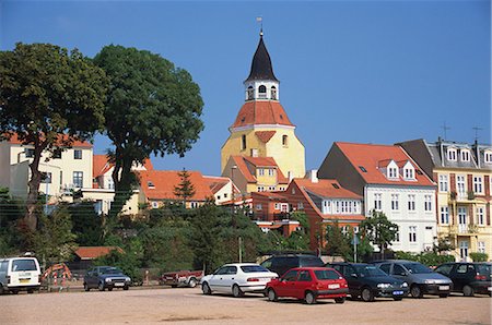 fun - Klokketarnet of medieval church rises above town, Faaborg, Funen, Denmark, Scandinavia, Europe Foto de stock - Con derechos protegidos, Código: 841-02831856