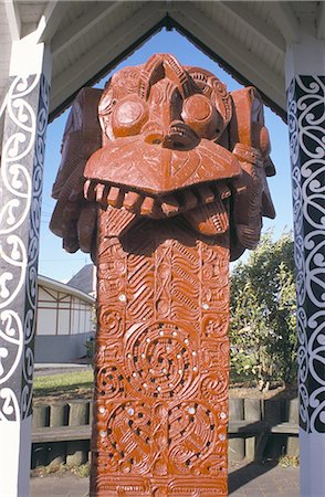 Maori sculpté décoré entrée, Ohinemutu village, Rotorua, South Auckland, North Island, Nouvelle-Zélande, Pacifique Photographie de stock - Rights-Managed, Code: 841-02831918