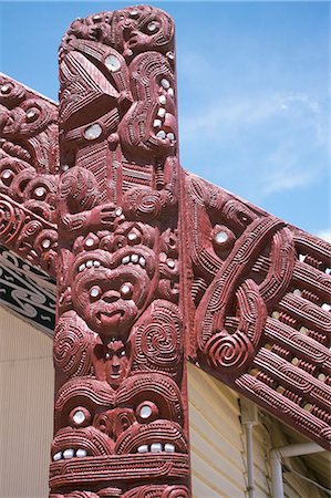 Centre de Maoris pignon sculpté sur meeting house, Whakarewarewa, Rotorua, South Auckland, North Island, Nouvelle-Zélande, Pacifique Photographie de stock - Rights-Managed, Code: 841-02831920