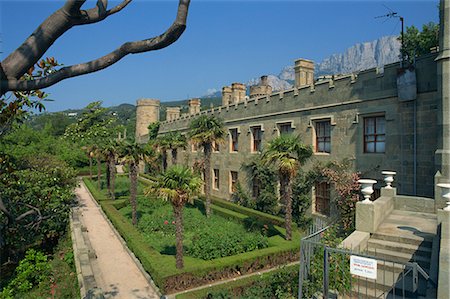 Palais Aloupka, Yalta, Crimée, United Kingdomraine, Europe Photographie de stock - Rights-Managed, Code: 841-02832240