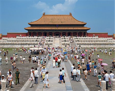 palacio imperial - Crowds before the Hall of Supreme Harmony, Imperial Palace, Forbidden City, Beijing, China, Asia Foto de stock - Con derechos protegidos, Código: 841-02832297