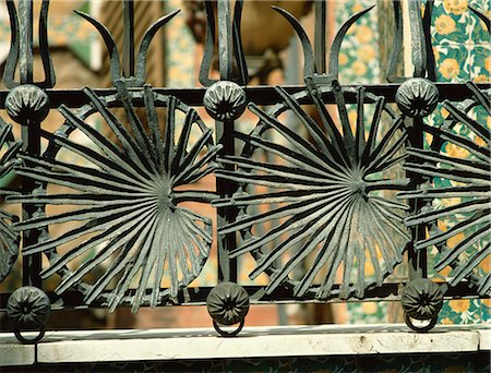 Ferronnerie par Gaudi, Casa Vicens, Barcelone, Catalogne, Espagne, Europe Photographie de stock - Rights-Managed, Code: 841-02832292