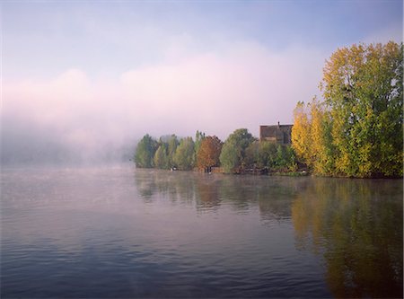 simsearch:841-05784245,k - Misty autumn morning on River Seine, Petit Andelys, Haute Normandie, France, Europe Foto de stock - Con derechos protegidos, Código: 841-02832444