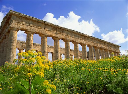 segesta - Temple of Segesta, dating from between 420 and 430 BC, near Catalfimi, Alcamo, Sicily, Italy, Europe Foto de stock - Direito Controlado, Número: 841-02832536