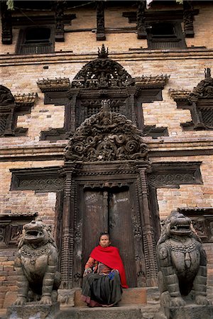simsearch:841-03061863,k - Porte richement sculptée, au nord de Tachupal Tole, Bhaktapur (Bhadgaun), vallée de Kathmandu, Népal, Asie Photographie de stock - Rights-Managed, Code: 841-02832551