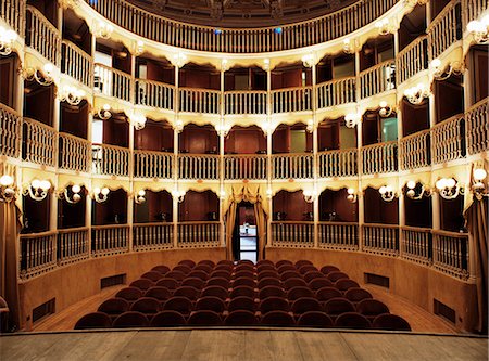 Teatro Torti, récemment restaurée théâtre du XIXe siècle, l'interface de gothique de l'ancien Palazzo dei Consoli, Bevagna, Ombrie, Italie, Europe Photographie de stock - Rights-Managed, Code: 841-02832569