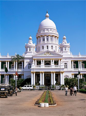 palace hotel - État de Lalitha Mahal Hotel (ancien palais des invités du maharadja), conçu par E.W. Fritchley en 1930, Mysore, Karnataka, Inde, Asie Photographie de stock - Rights-Managed, Code: 841-02832648