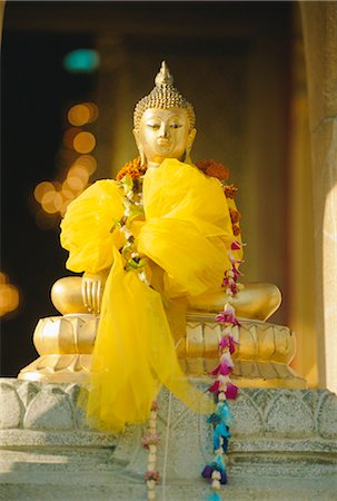 Buddhist shrine, Bangkok, Thailand, Asia Stock Photo - Rights-Managed, Code: 841-02899461