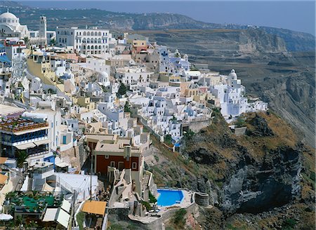 simsearch:841-02903559,k - Houses including one with a swimming pool on the hillside in the town of Fira on Santorini (Thira), Cyclades, Greek Islands, Greece, Europe Foto de stock - Con derechos protegidos, Código: 841-02899623