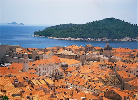 simsearch:841-03033342,k - Aerial view of terracotta roofs, Dubrovnik, Croatia, Europe Stock Photo - Rights-Managed, Code: 841-02899847