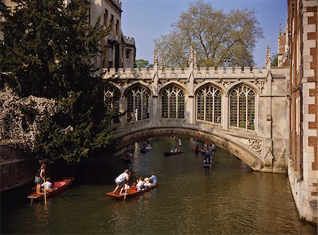 staken - Seufzerbrücke über den Fluss Cam am St. John's College, erbaut 1831 New Court Verknüpfen mit dem älteren Teil des College, Cambridge, Cambridgeshire, England, Vereinigtes Königreich, Europa Stockbilder - Lizenzpflichtiges, Bildnummer: 841-02900099