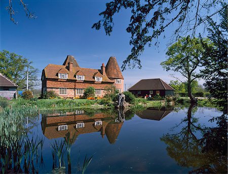 Converted oast house at Markbeech, Kent, England, United Kingdom, Europe Foto de stock - Con derechos protegidos, Código: 841-02900100